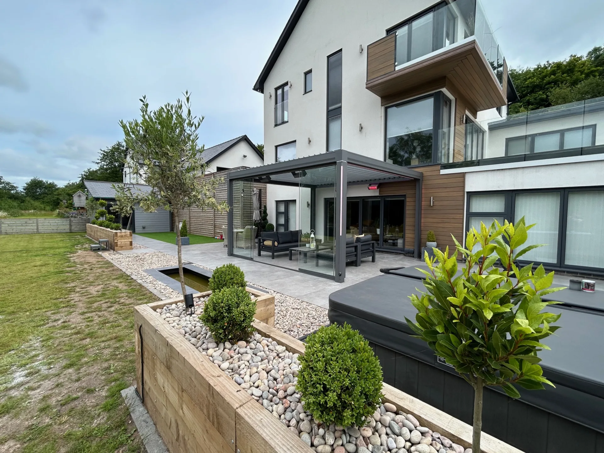 Louvred Roofs & Pergolas